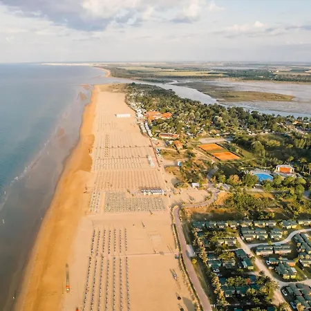 Daire Enjoy Sun, Sand, And Shopping In Our Bibione