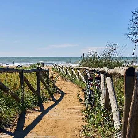 Enjoy Sun, Sand, And Shopping In Our Apartament