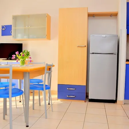 Apartment Enjoy Sun, Sand, And Shopping In Our
